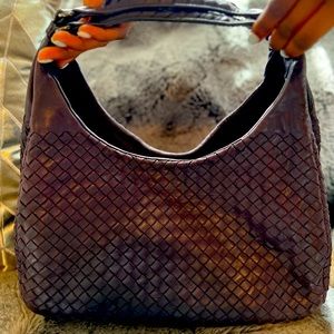 Retro BOTTEGA VENETA basket weave hobo.